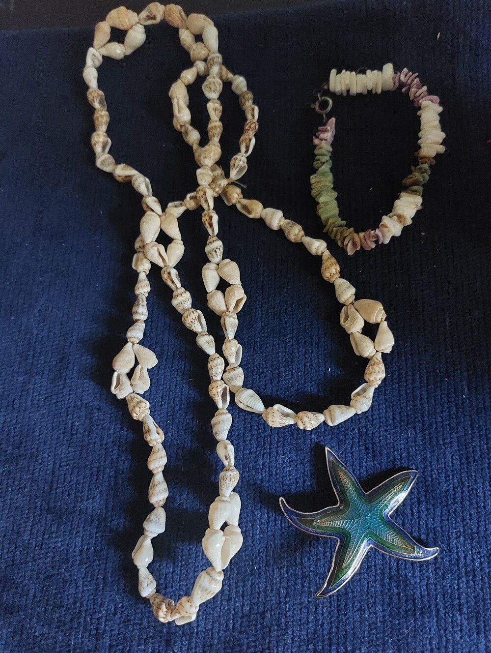 VTG Coastal Jewelry Lot - Starfish Brooch, Cowrie Shell Necklace & Bracelet